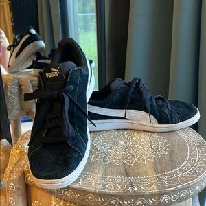 Puma Black and White Sneakers Classic Design